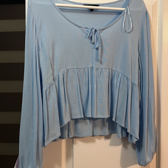 Long sleevee peplum top - Picture 2 of 2